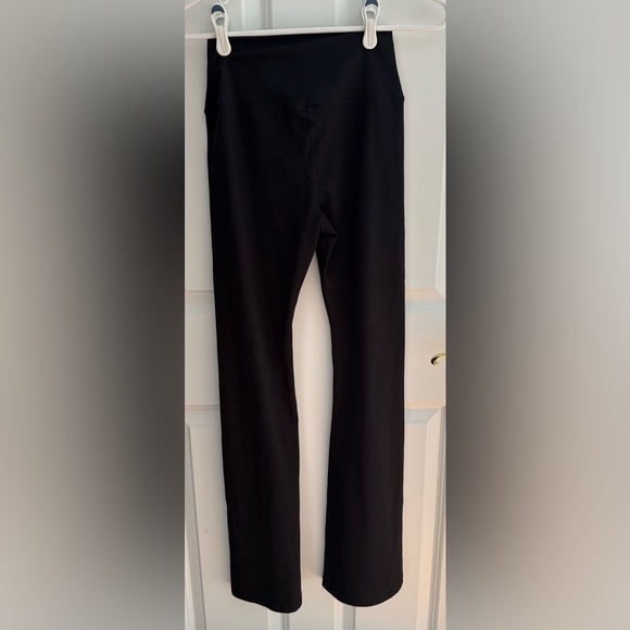 Yogalicious Lux Willow Crossover Flare Pants Black Size Medium - Picture 3 of 3